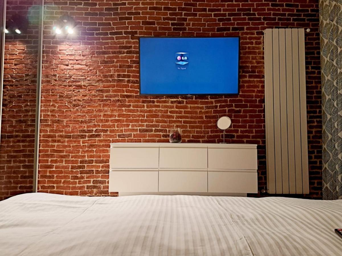Classy Apartment With Parking In The City Center Bukares Bagian luar foto