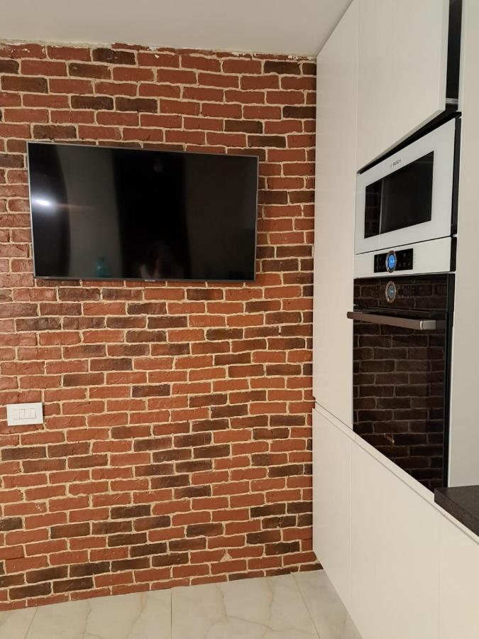 Classy Apartment With Parking In The City Center Bukares Bagian luar foto