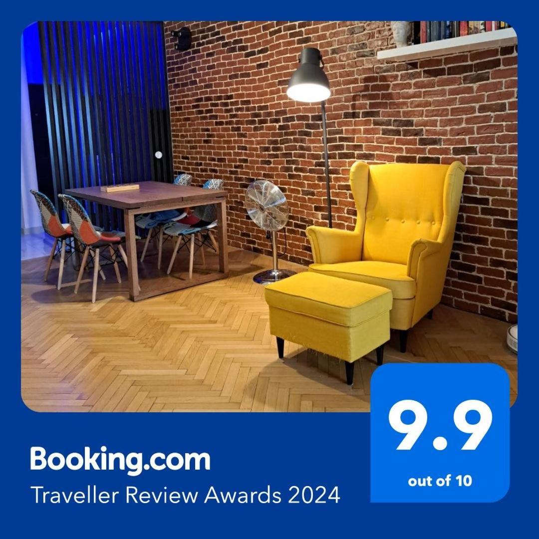Classy Apartment With Parking In The City Center Bukares Bagian luar foto
